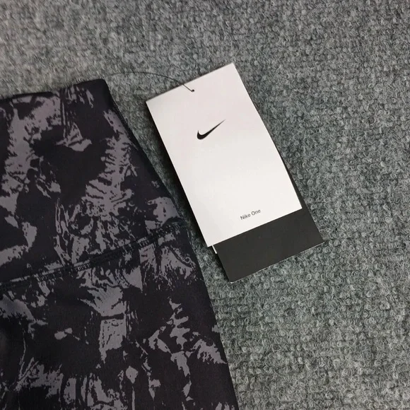 Nike Women's Nike Dri-Fit 7/8 Black/Grey Patterned Leggings - Picture 4 of 5